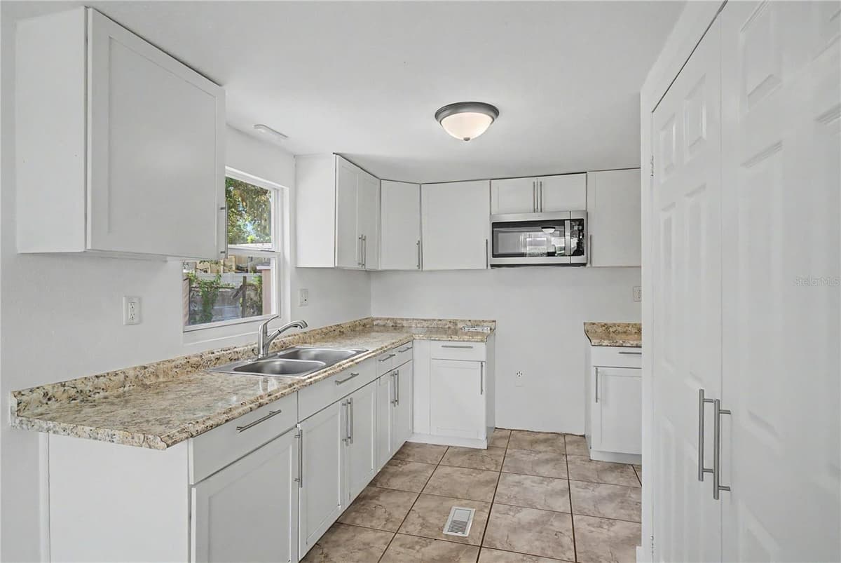 17230 ADAM COURT — photo 9 of 34
