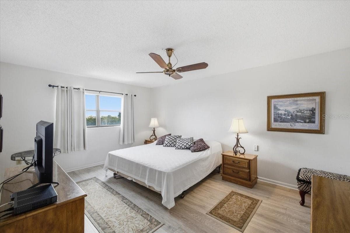 7050 SUNSET DRIVE — photo 9 of 43