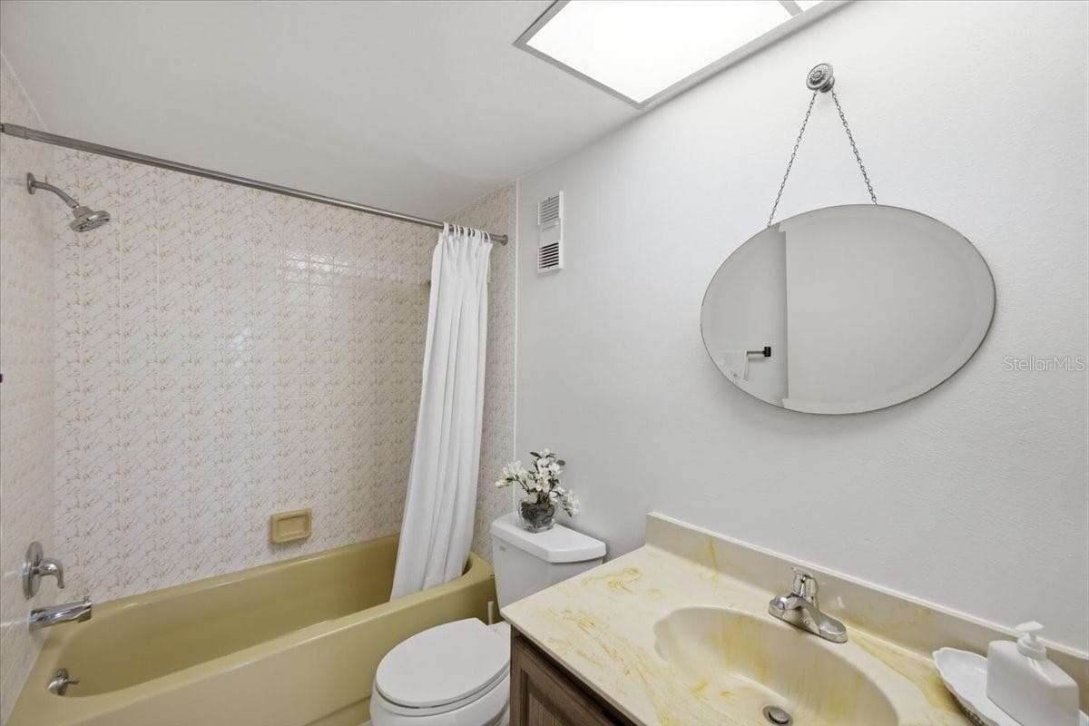 7050 SUNSET DRIVE — photo 17 of 43