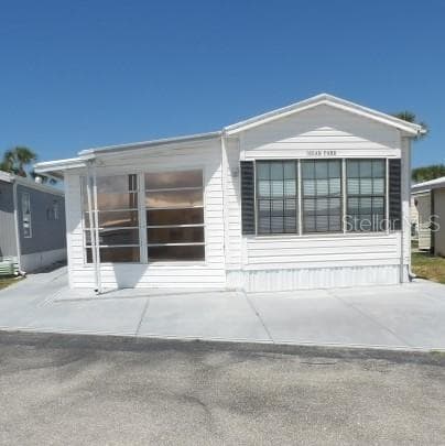 1475 FLAMINGO DRIVE — photo 1 of 34