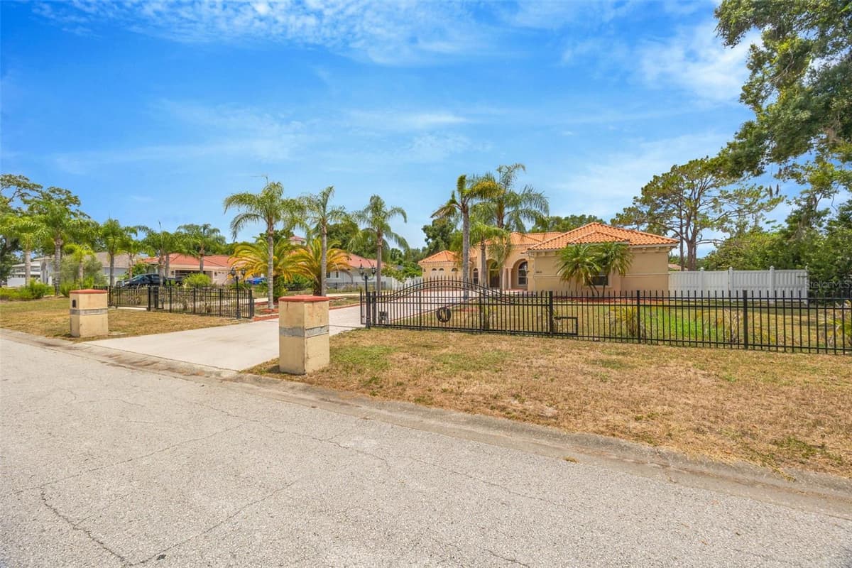 8610 VIVIAN BASS WAY — photo 3 of 81