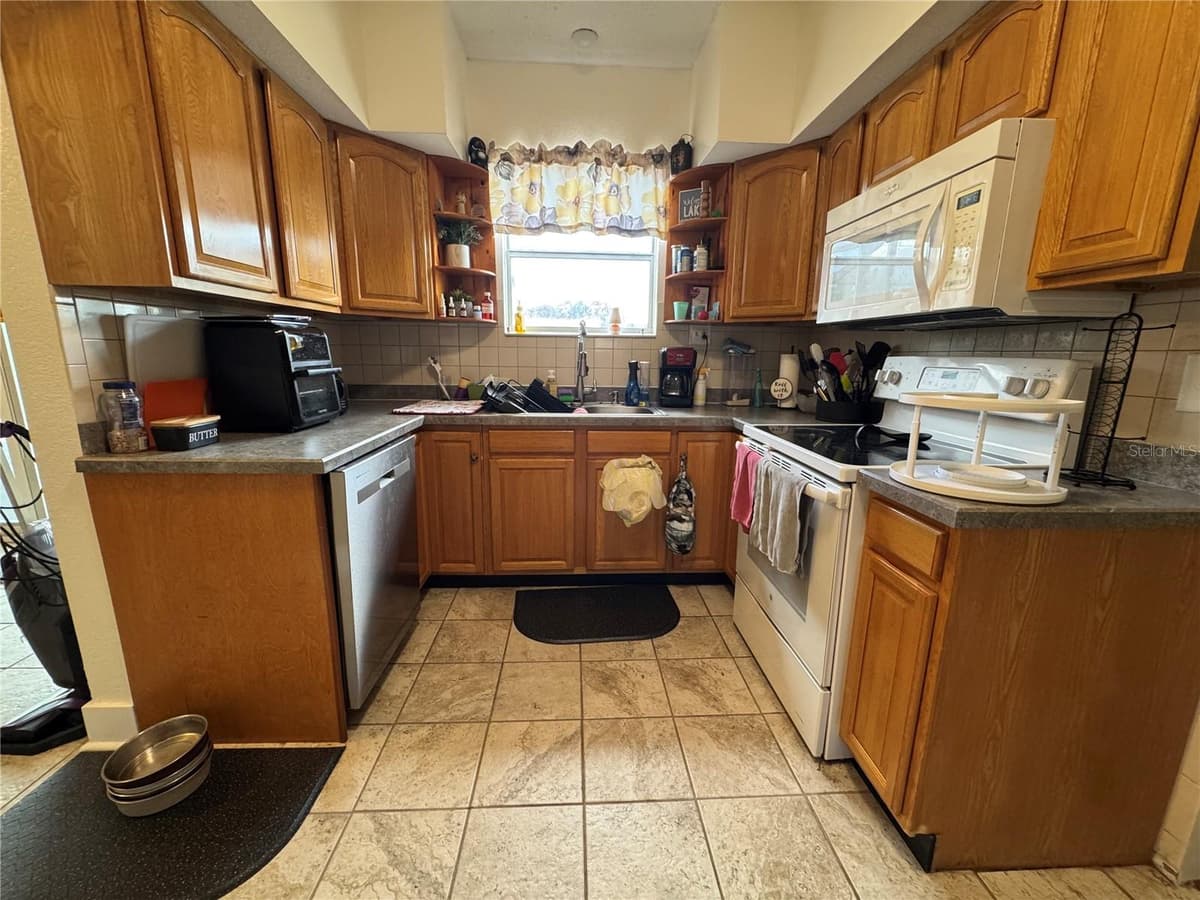 398 VIRGINIA STREET — photo 21 of 35