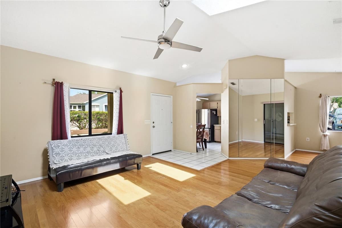 8160 STURBRIDGE COURT — photo 4 of 33