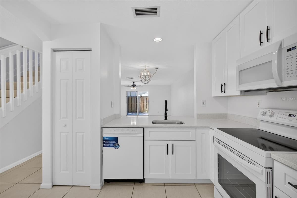 946 SUMMIT LAKE DRIVE — photo 6 of 29