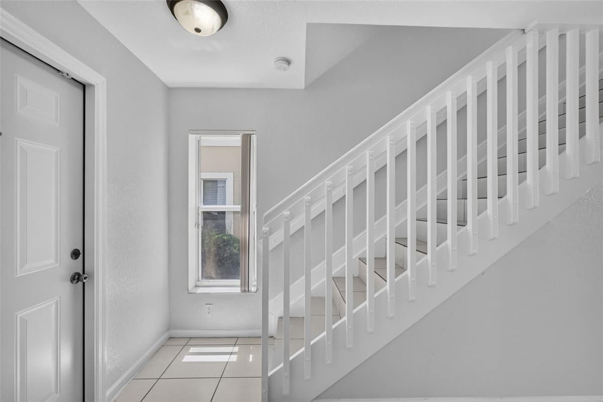 946 SUMMIT LAKE DRIVE — photo 4 of 29