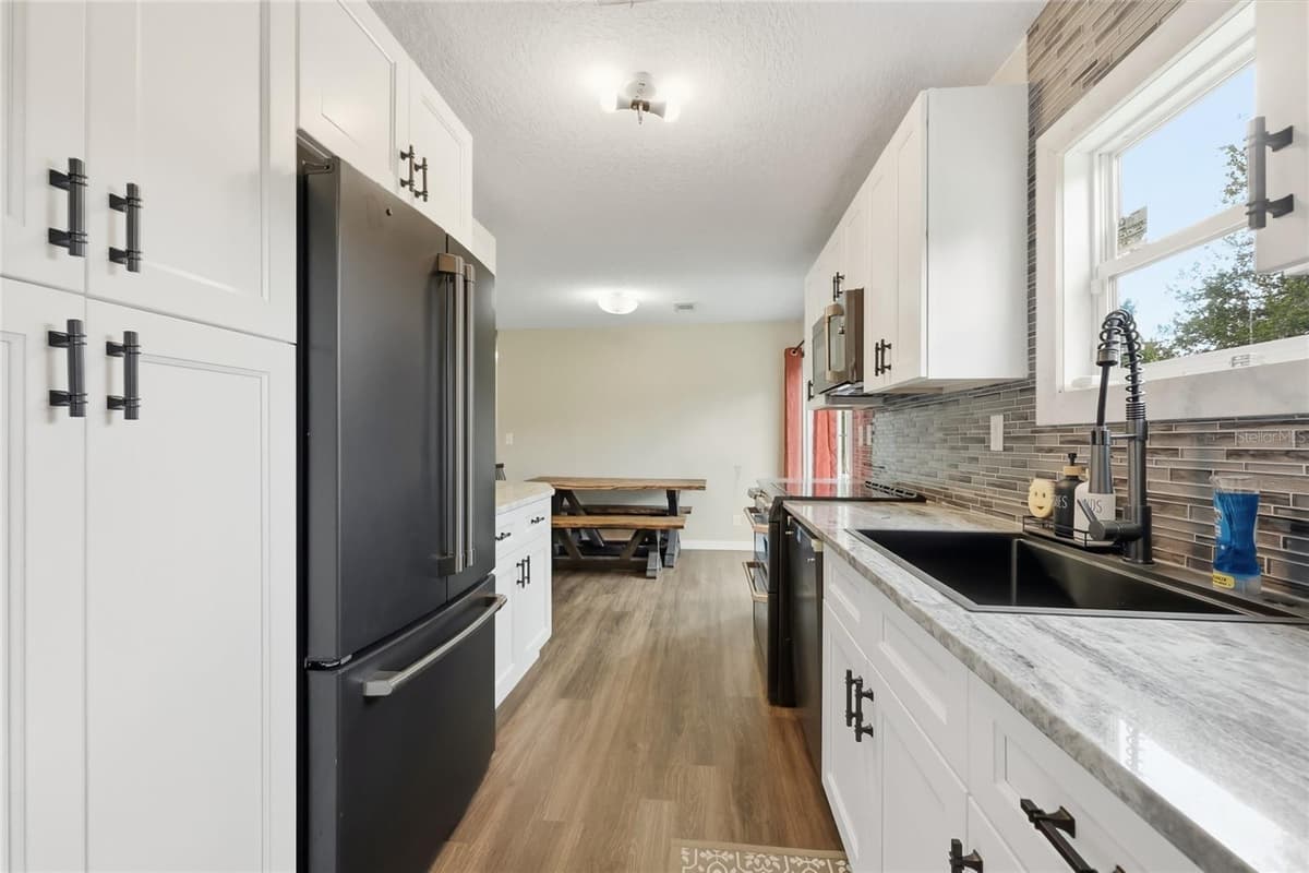 45861 RACCOON STREET — photo 4 of 27