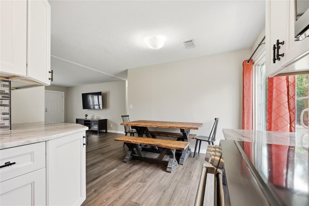 45861 RACCOON STREET — photo 6 of 27