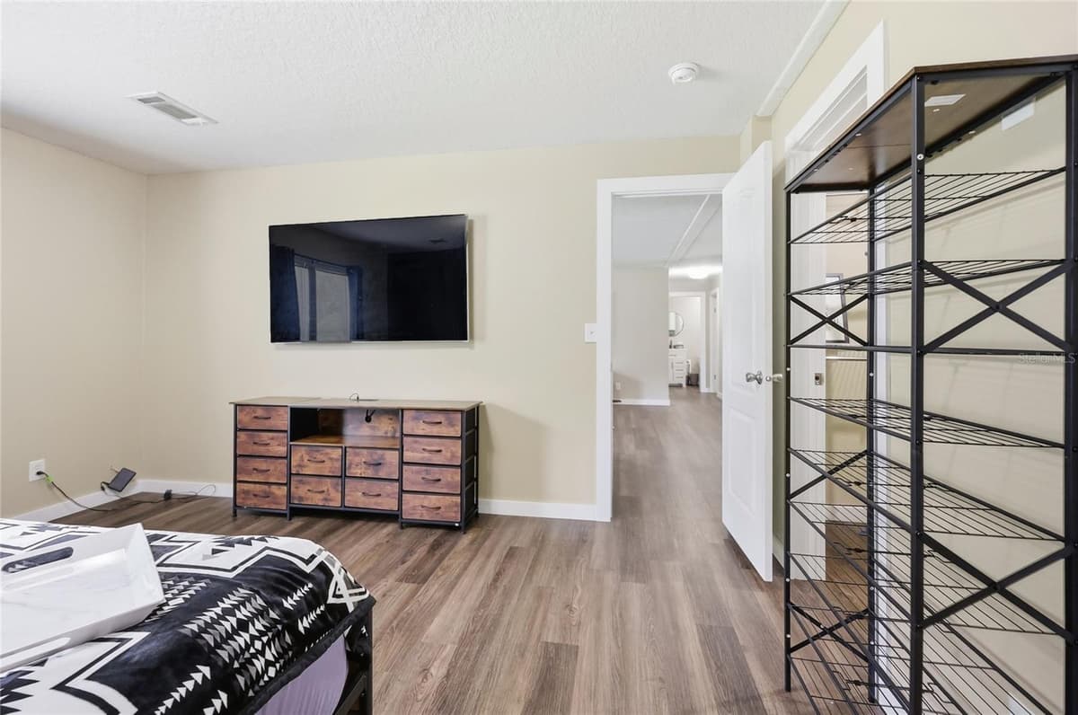 45861 RACCOON STREET — photo 14 of 27