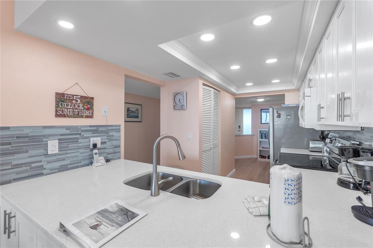 2600 GULF DRIVE — photo 17 of 38
