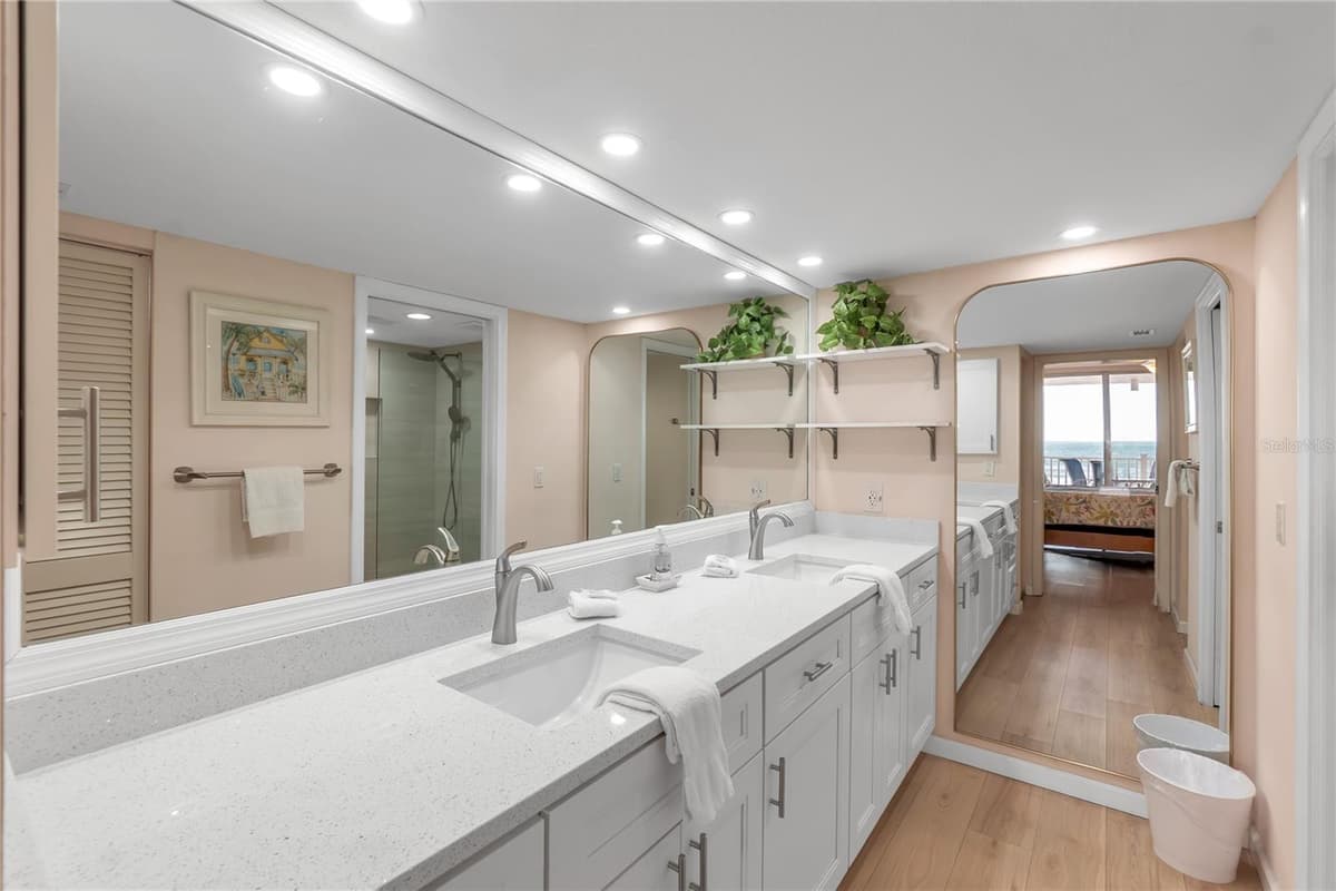 2600 GULF DRIVE — photo 23 of 38
