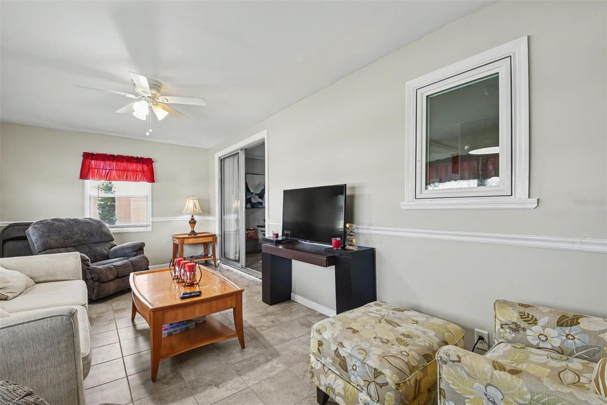 3902 JULIE DRIVE — photo 16 of 32