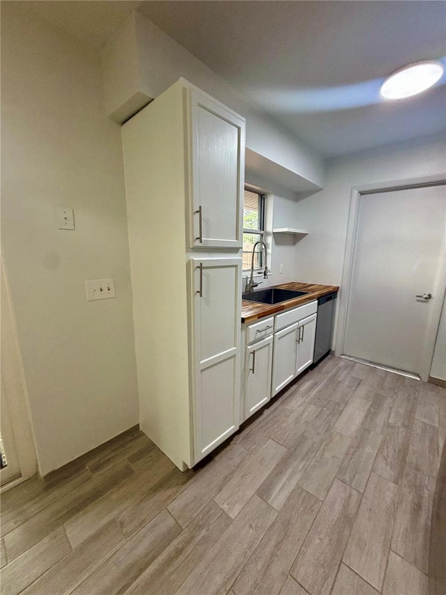 464 NEW MEADOWS COURT — photo 12 of 38