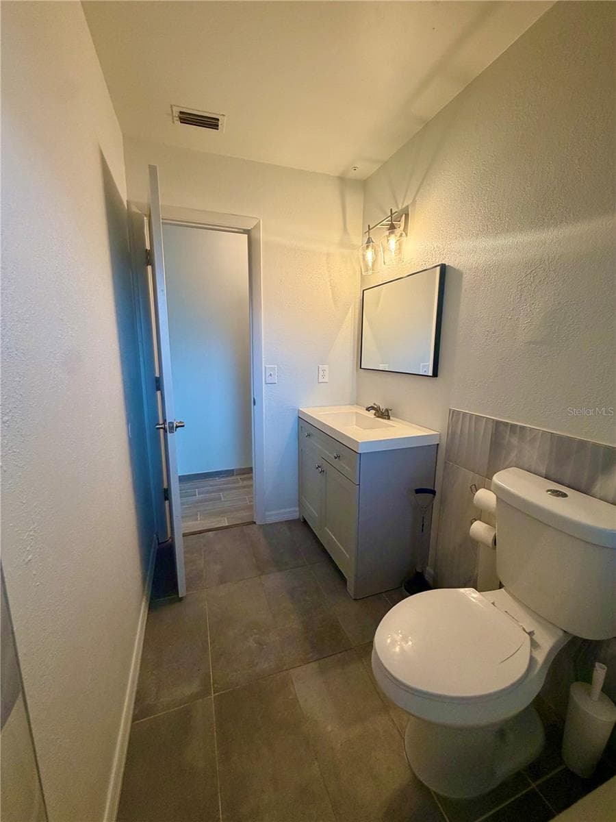 464 NEW MEADOWS COURT — photo 25 of 38