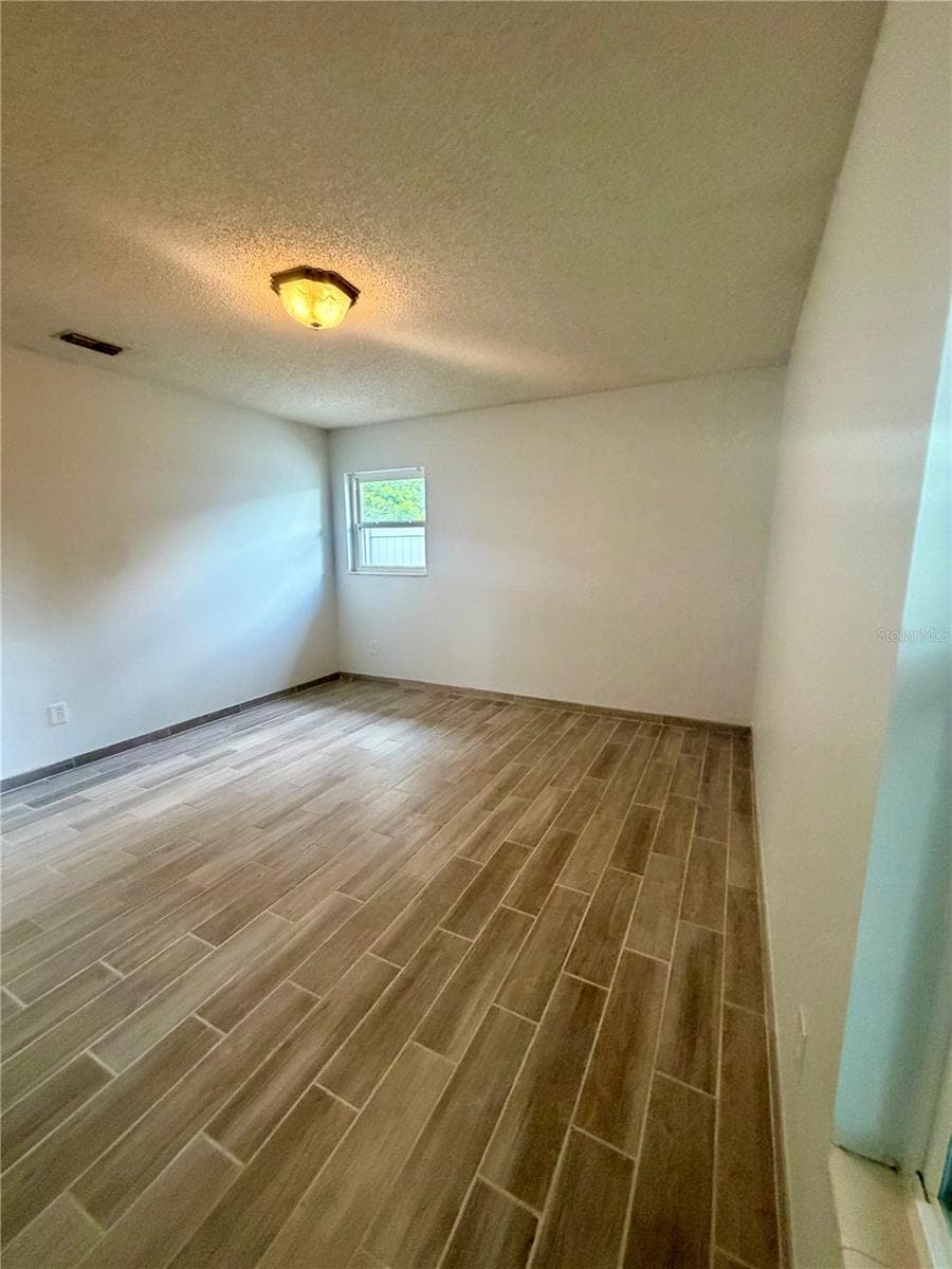 464 NEW MEADOWS COURT — photo 16 of 38