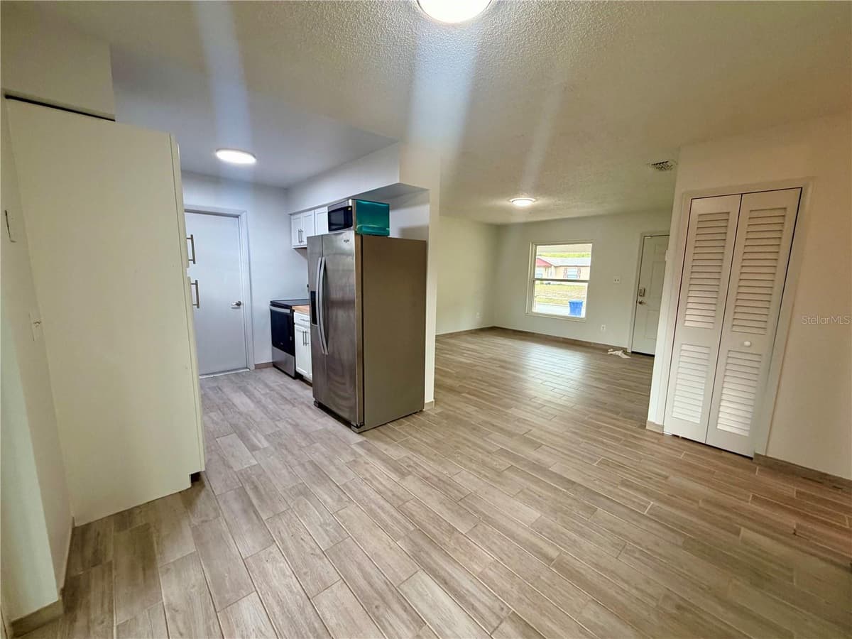 464 NEW MEADOWS COURT — photo 5 of 38