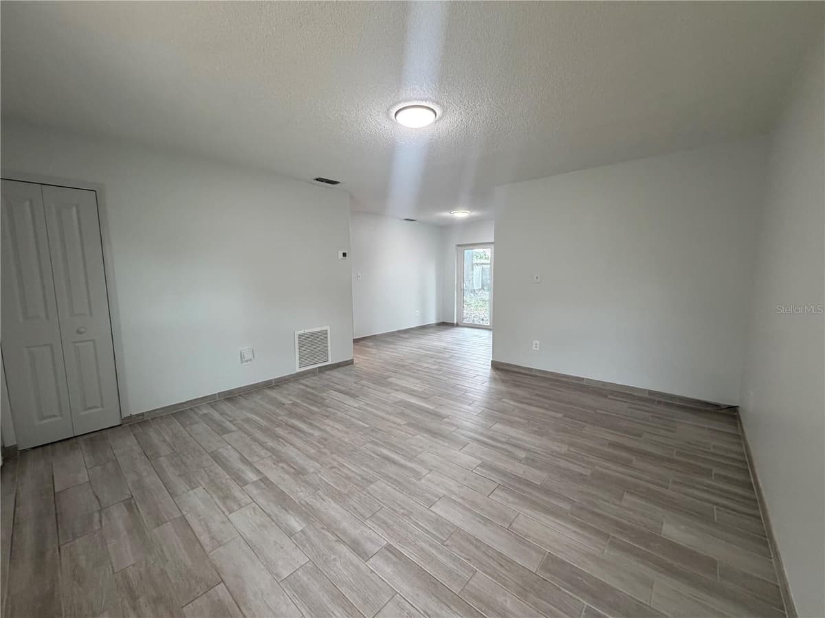 464 NEW MEADOWS COURT — photo 8 of 38