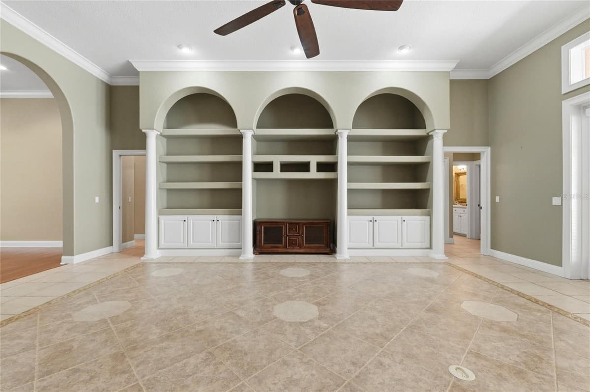 328 HAMILTON SHORES DRIVE — photo 10 of 81