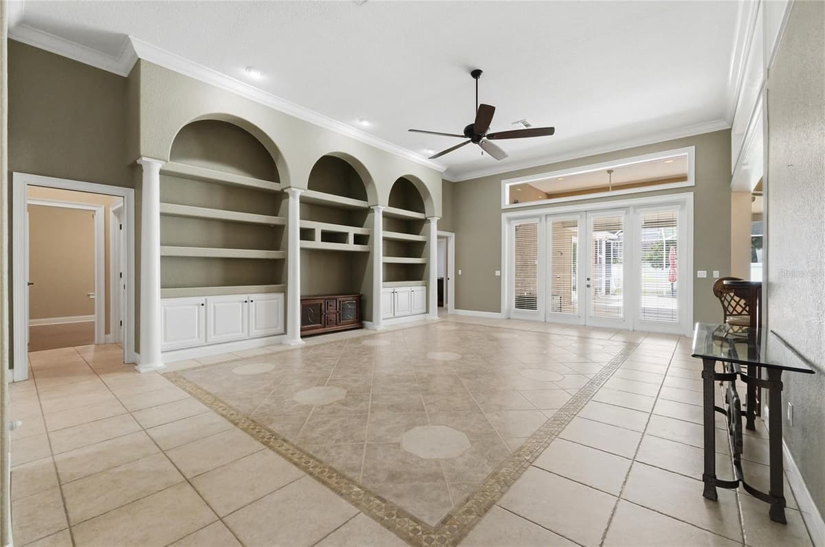 328 HAMILTON SHORES DRIVE — photo 8 of 81