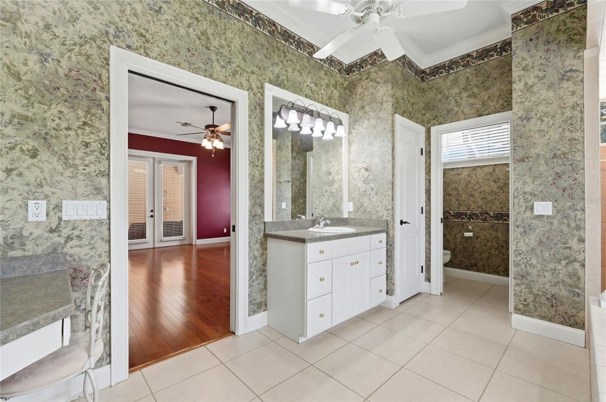 328 HAMILTON SHORES DRIVE — photo 35 of 81