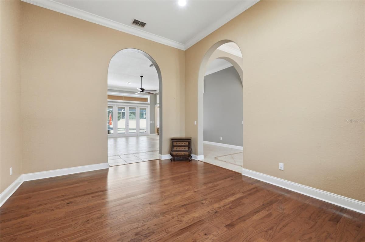 328 HAMILTON SHORES DRIVE — photo 23 of 81
