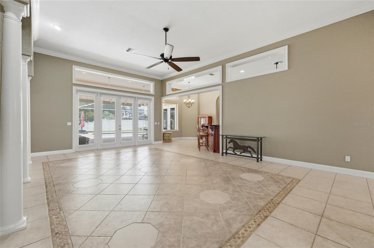 328 HAMILTON SHORES DRIVE — photo 13 of 81