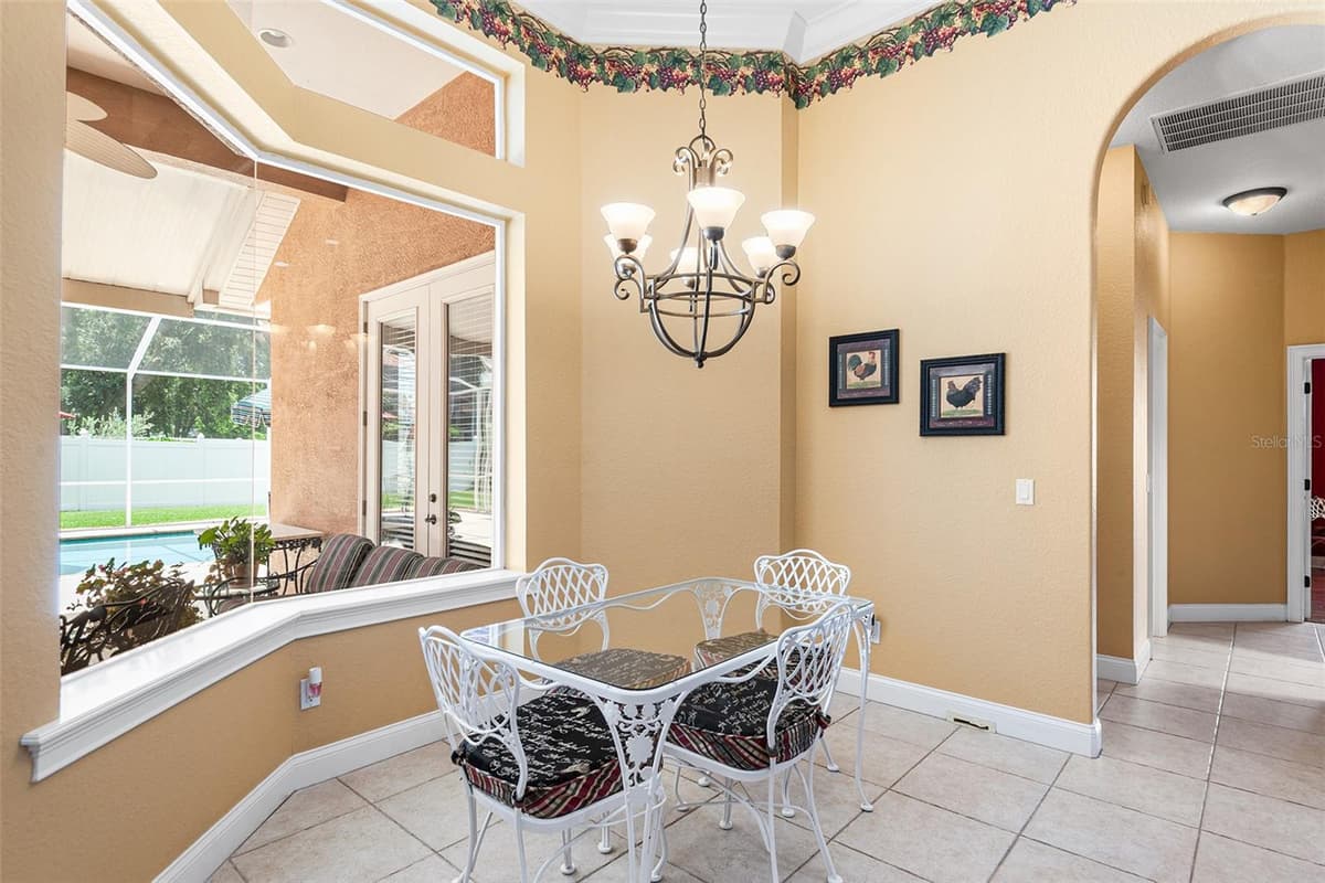 328 HAMILTON SHORES DRIVE — photo 19 of 81