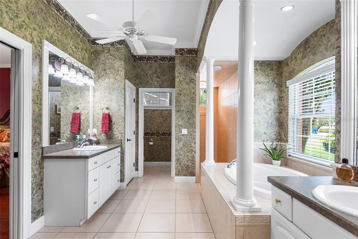 328 HAMILTON SHORES DRIVE — photo 30 of 81