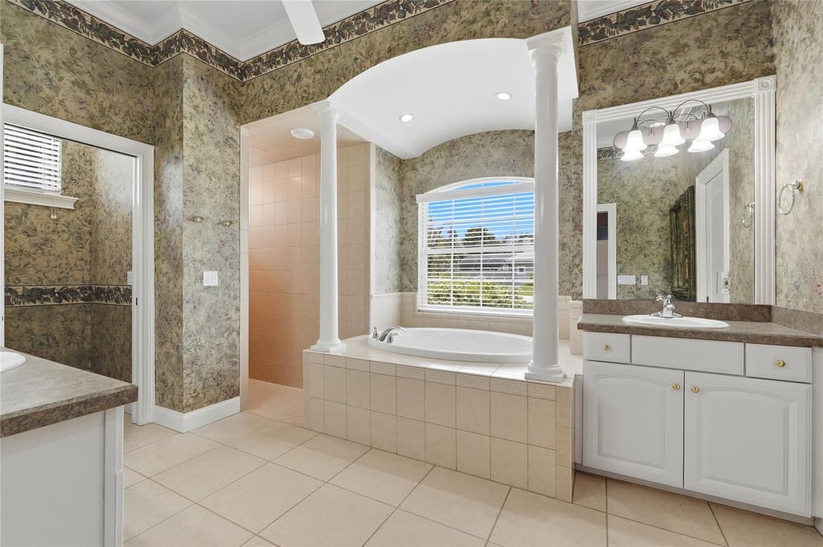 328 HAMILTON SHORES DRIVE — photo 31 of 81