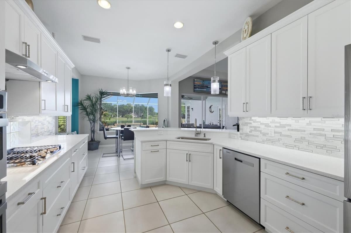 7346 WINDEMERE LANE — photo 13 of 79