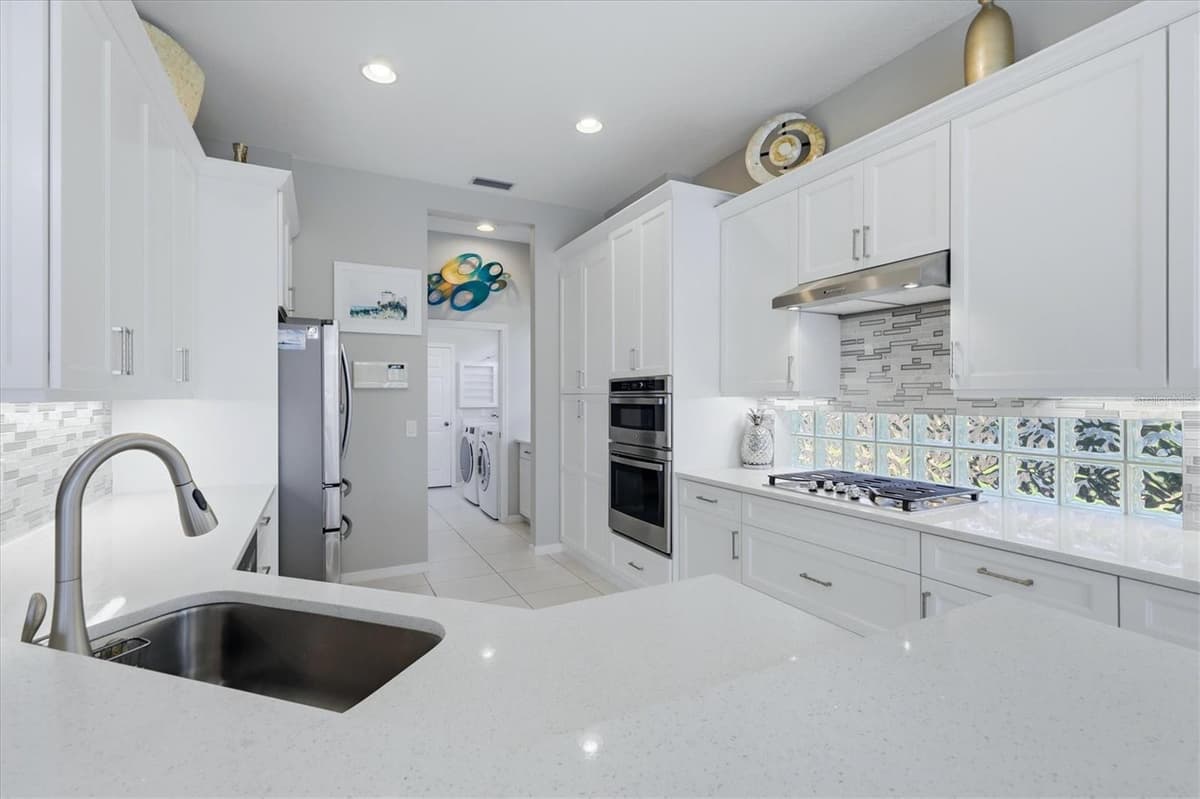 7346 WINDEMERE LANE — photo 15 of 79