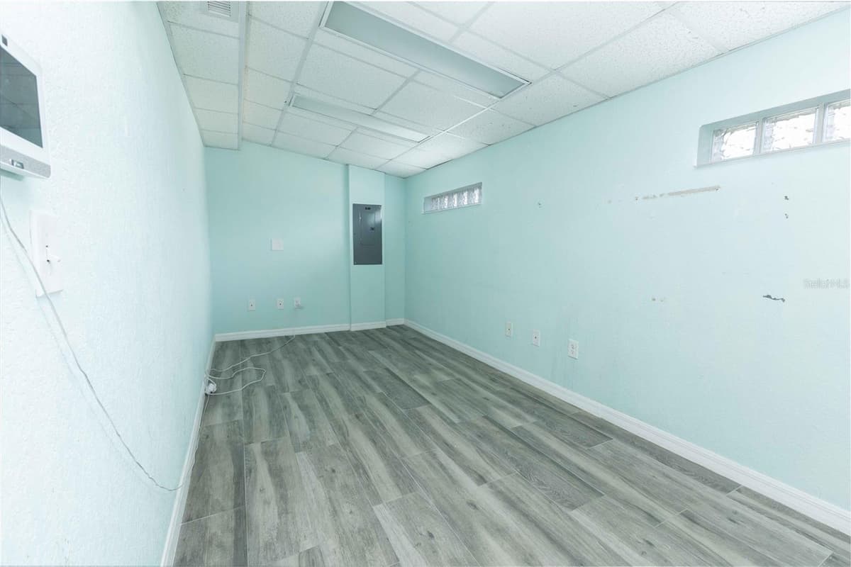 700 MAIN STREET — photo 10 of 18