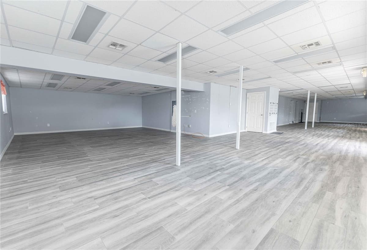 700 MAIN STREET — photo 9 of 18