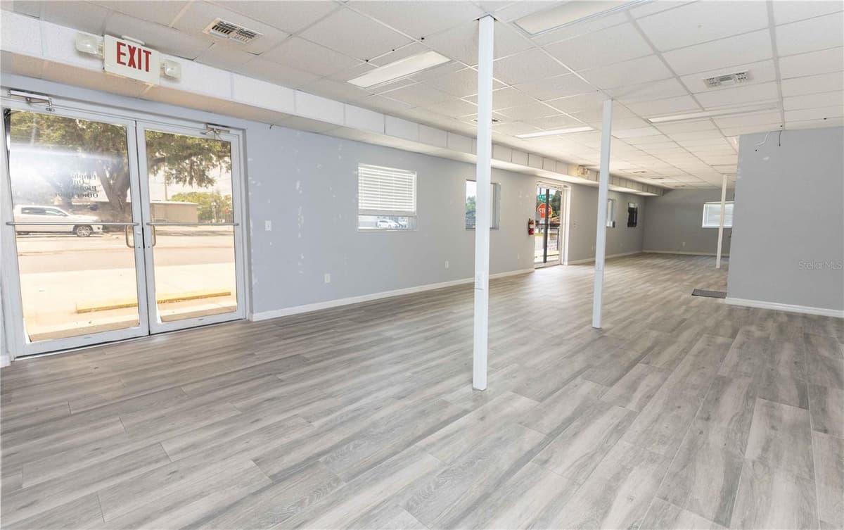 700 MAIN STREET — photo 5 of 18