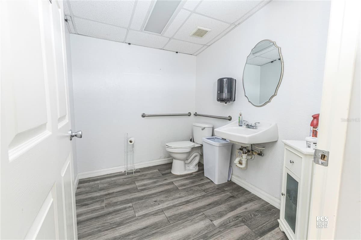 700 MAIN STREET — photo 11 of 18