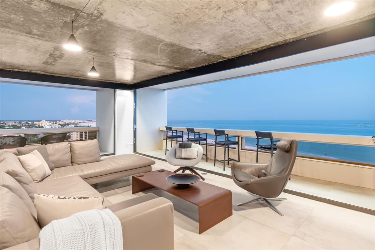 5400 OCEAN BOULEVARD — photo 4 of 99