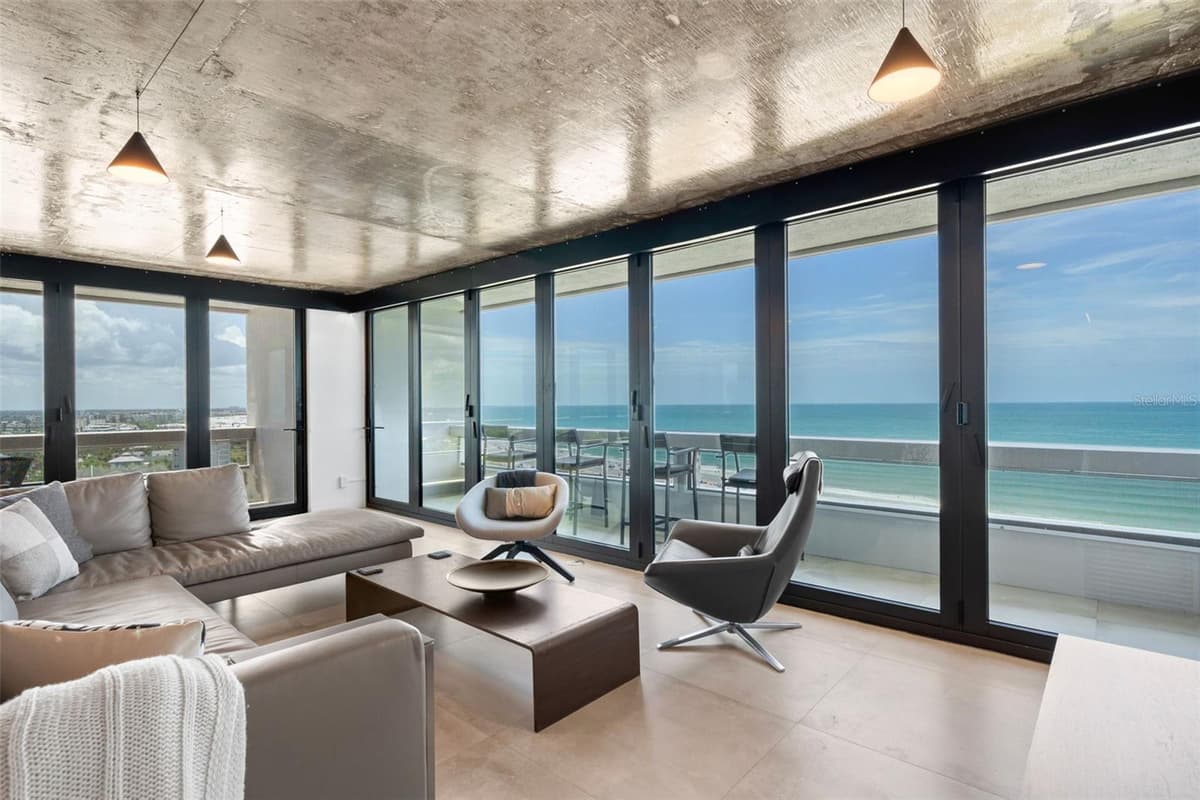 5400 OCEAN BOULEVARD — photo 3 of 99