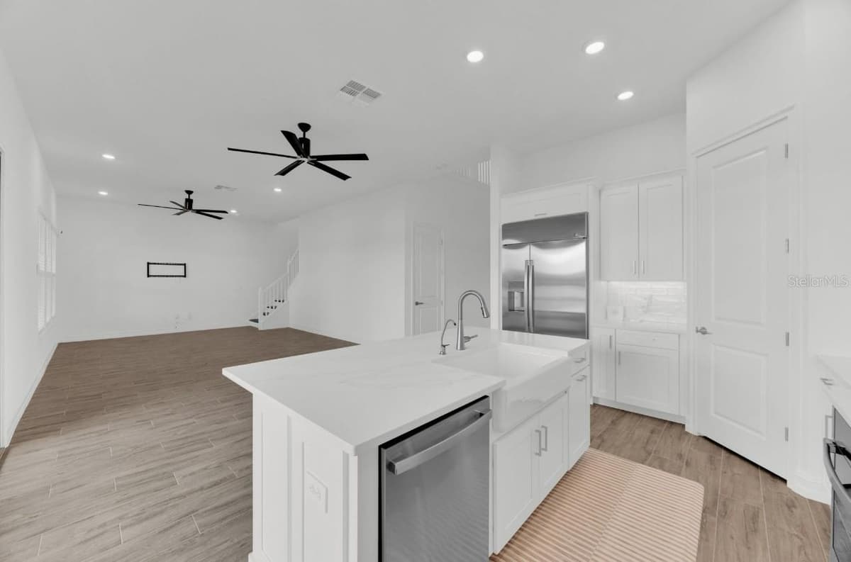 1112 SEAGRAPE DRIVE — photo 18 of 57