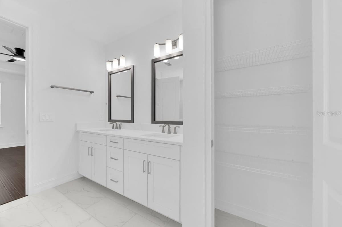 1112 SEAGRAPE DRIVE — photo 34 of 57