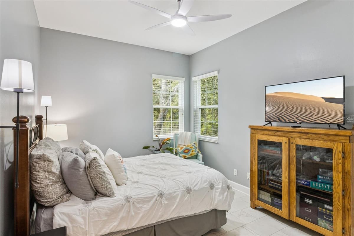 8 COSMOS COURT — photo 29 of 48