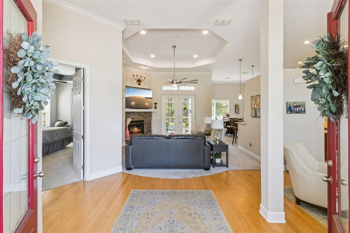 8 COSMOS COURT — photo 6 of 48