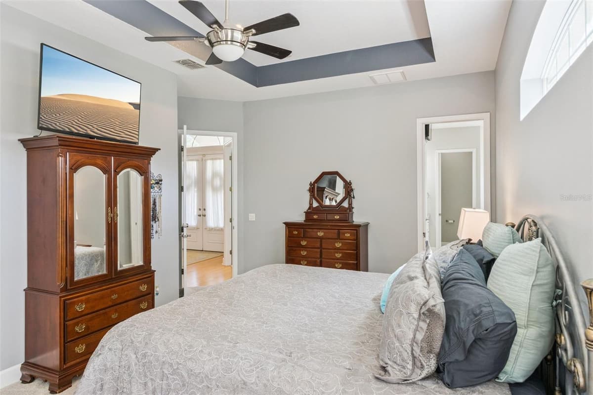 8 COSMOS COURT — photo 21 of 48