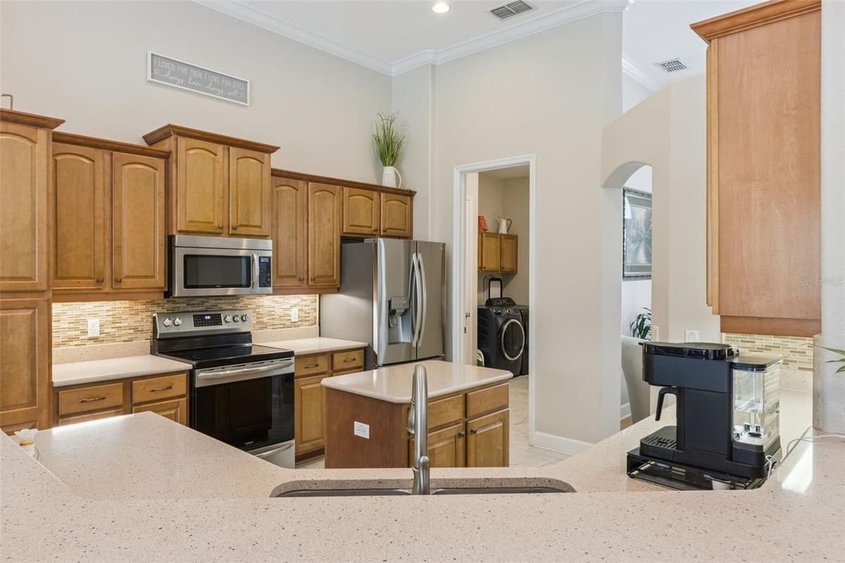 8 COSMOS COURT — photo 14 of 48