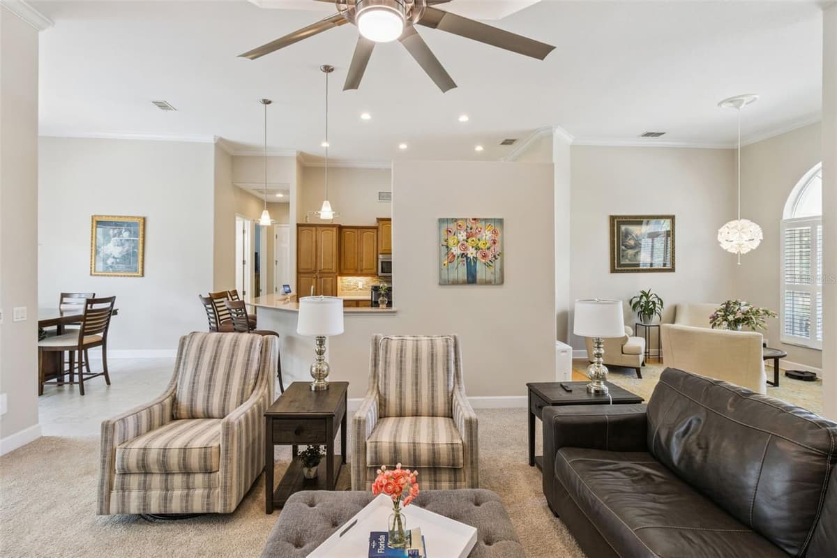 8 COSMOS COURT — photo 13 of 48