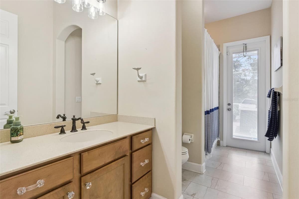 8 COSMOS COURT — photo 31 of 48