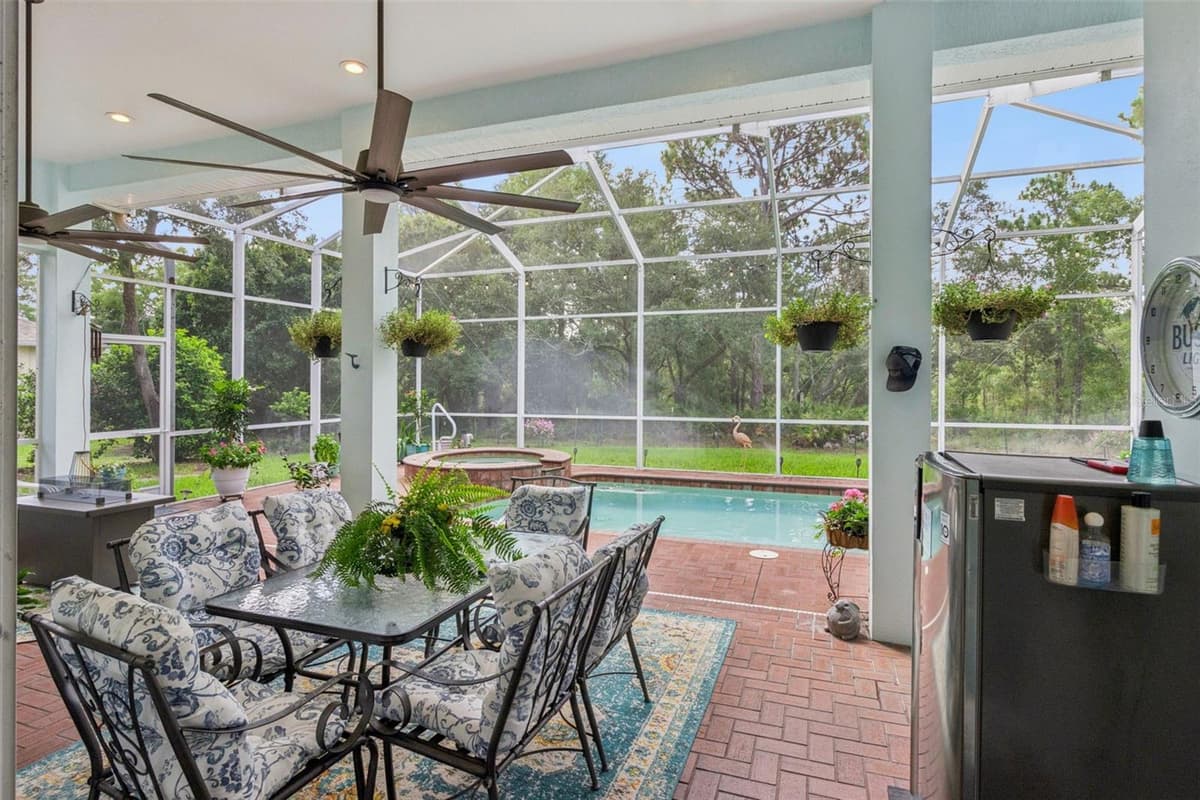 8 COSMOS COURT — photo 35 of 48