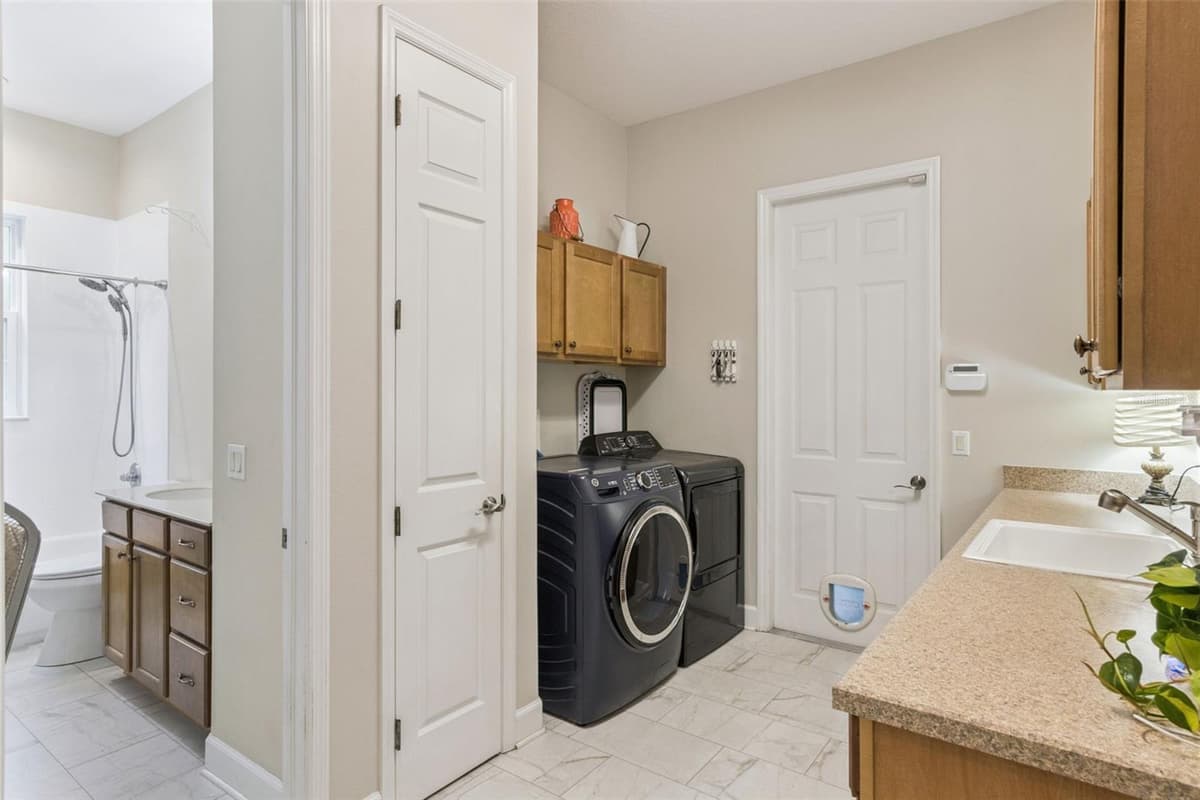 8 COSMOS COURT — photo 34 of 48