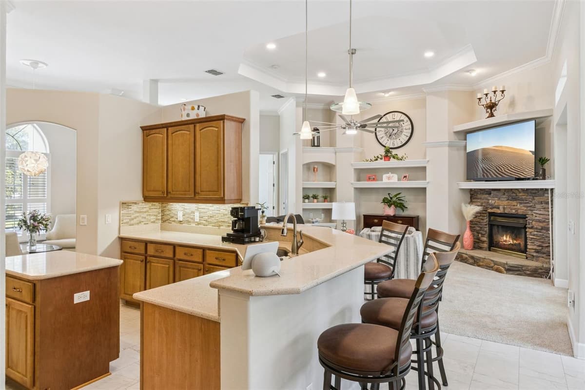 8 COSMOS COURT — photo 17 of 48
