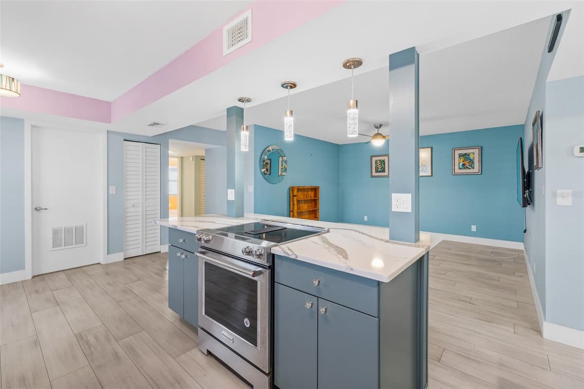 3165 ATLANTIC AVENUE — photo 9 of 47