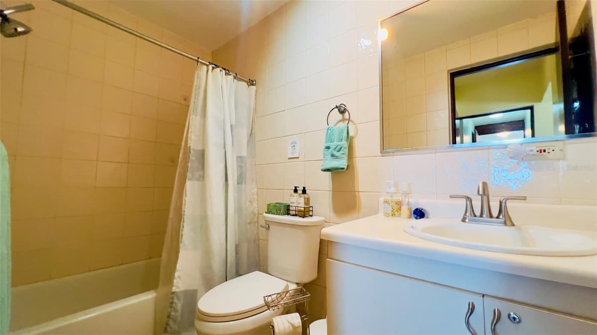 Condominiom Victoria Del CARR 429 KM .5 INTERIOR OESTE BARRIO CALVACHE — photo 14 of 18