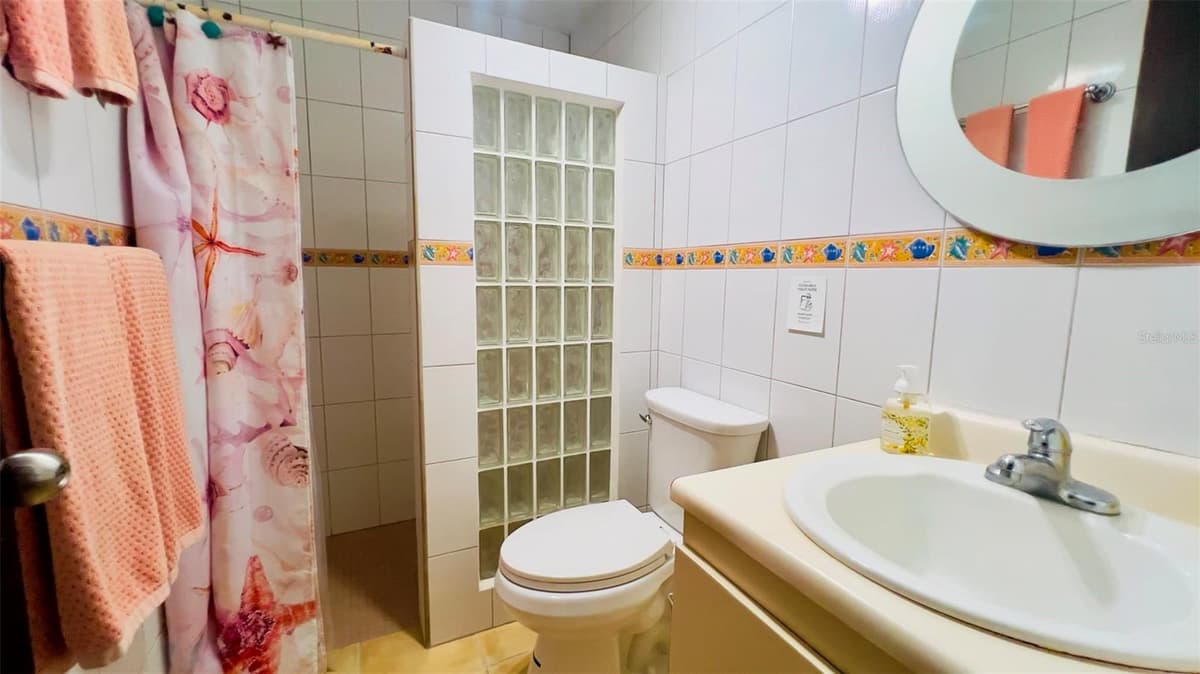 Condominiom Victoria Del CARR 429 KM .5 INTERIOR OESTE BARRIO CALVACHE — photo 12 of 18
